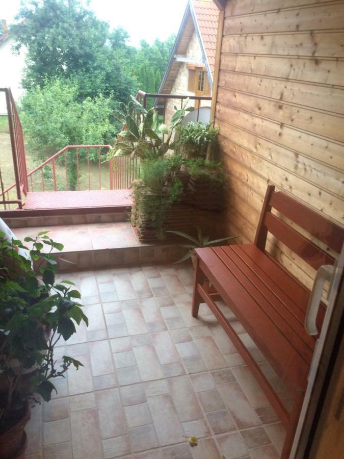 Апартаменты Fonix Apartman Кестхей Экстерьер фото